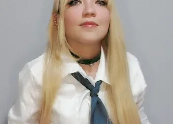 Belo cosplay da Marin Kitagawa, de My Dress-Up Darling, da Savannah capa 02