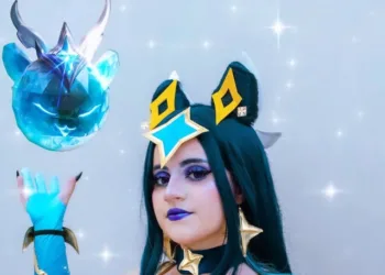 Belo cosplay da Syndra Guardiã Estelar Edição de Prestígio, de League of Legends - Ana Luiza Amui capa 02