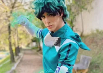 Cosplay incrível do Deku, de My Hero Academia, do Kaonashi (Leo) - capa