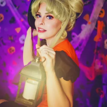 Usagi Tsukino, de Sailor Moon, neste belo cosplay de Halloween Usagi Tsukino, de Sailor Moon, neste belo cosplay de Halloween - capa 01