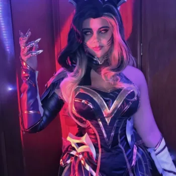 Ahri Coven neste belo cosplay de League of Legends, da Honey - capa 02