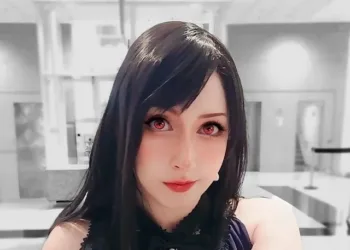Belo cosplay da Tifa, de Final Fantasy VII Remake, da Nekoi - capa
