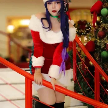 Genshin Impact: Veja o belo cosplay natalino da Shogun Raiden, da Panicy Belo cosplay natalino da Shogun Raiden, de Genshin Impact, da Panicy - capa 01