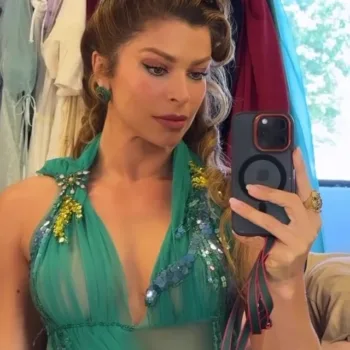 Grazi Massafera com belo vestido verde capa