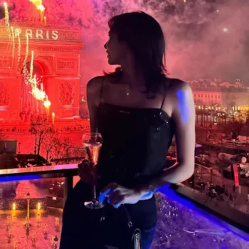 Lisa, do Blackpink, comemorou o Ano Novo em Paris - capa