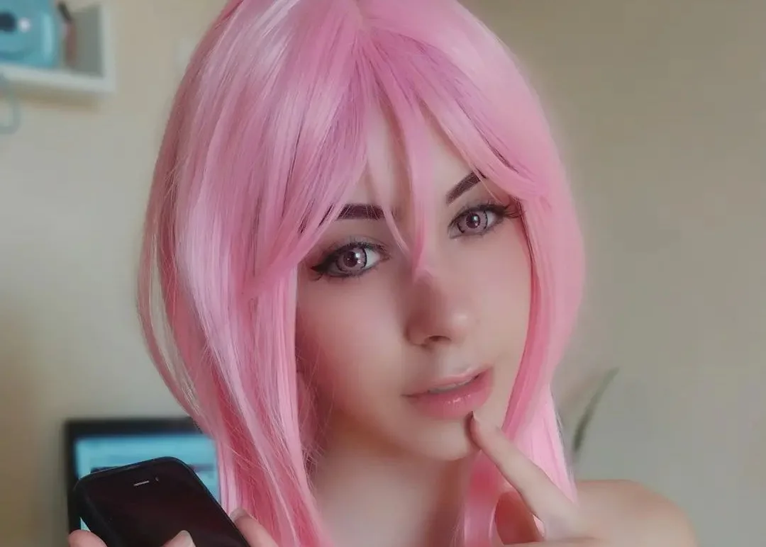 Yuno Gasai, de Mirai Nikki, neste belo cosplay da Maddie - capa 01