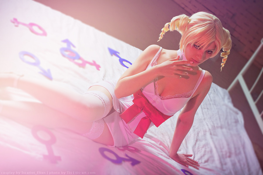 Catherine - Cosplay - Waiting for you sweety by iscariotelian