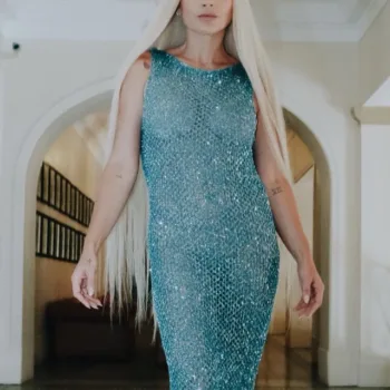 Flávia Alessandra com vestido lindo de sereia - Mermaidcore capa
