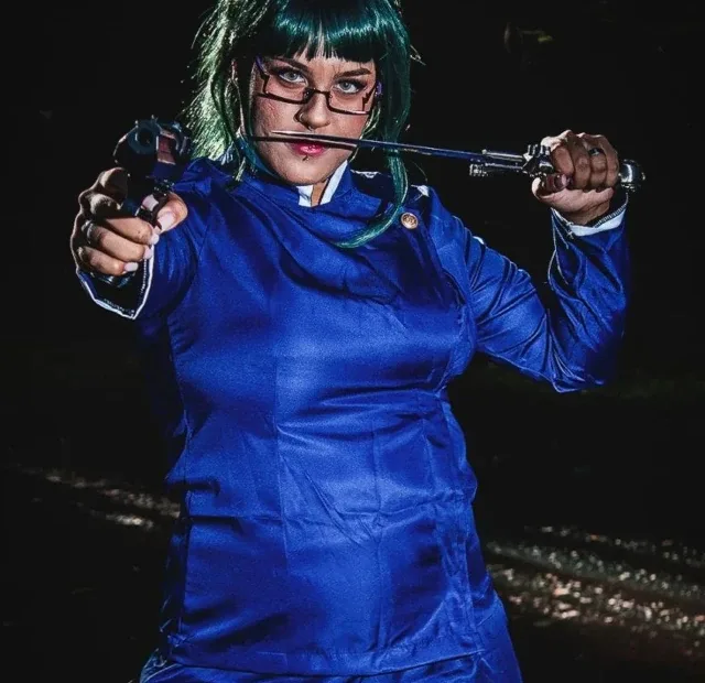 Jujutsu Kaisen - Veja o belo cosplay da Maki Zenin, da Yukie capa