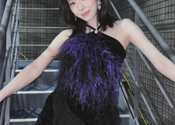 Winter, cantora da Aespa, comemora aniversário com belo look Look da Winter, da Aespa - capa 02-02