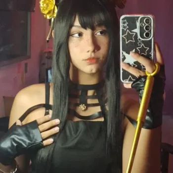 O belo cosplay da Yor Forger, de Spy vs Family, da Manu - capa 01