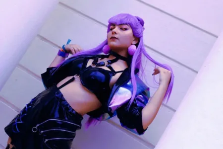 O lindo cosplay da Evelynn All Out, de League of Legends, da Yuni - capa 01