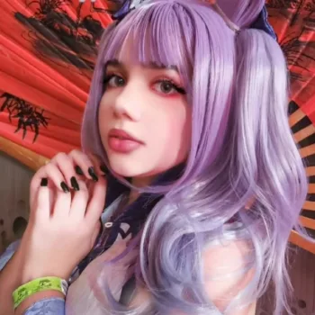 Veja o belo cosplay da Keqing, de Genshin Impact, da Mary Veja o belo cosplay da Keqing, de Genshin Impact, da mary - capa 1