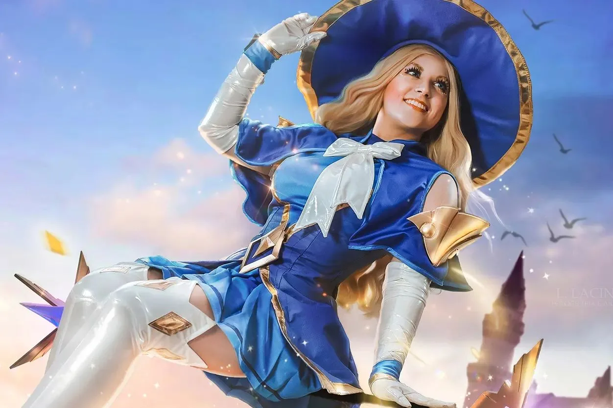Belo cosplay da Lux Feiticeira, de League of Legends Wild Rift - 02