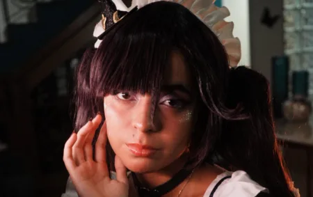 Belo cosplay da Mona Maid, de Genshin Impact, da Fersunny - Foto 2024 - capa 01