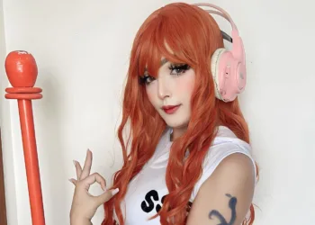 One Piece - Beautiful Nami Cosplay, from Egghead Arc Belo cosplay da Nami, de One Piece, da Mizu - Versão de Egghead - capa