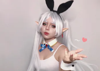 Belo cosplay temático de Páscoa da Frieren, da Akemi Miki - capa 01