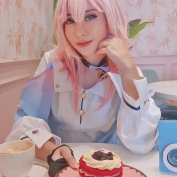 Novas fotos do belo cosplay da 7 de Março, de Honkai Star Rail, da Gabi Cosplay da 7 de Março, de Honkai Star Rail, da Gabi - capa 02