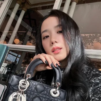 Jisoo-do-Blackpink-divulga-mais-fotos-dela-em-Paris-capa 01
