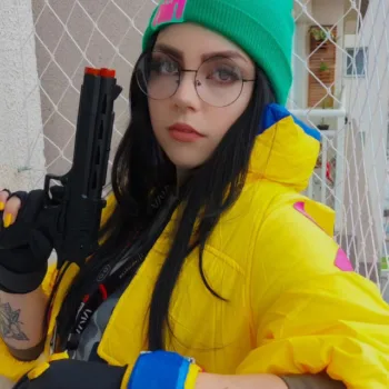 Killjoy, de Valorant, neste belo cosplay da Panicy - capa 02