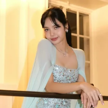 Lisa, do Blackpink - capa 03-03