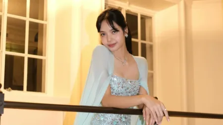 Lisa-do-Blackpink-capa-vestido-2025