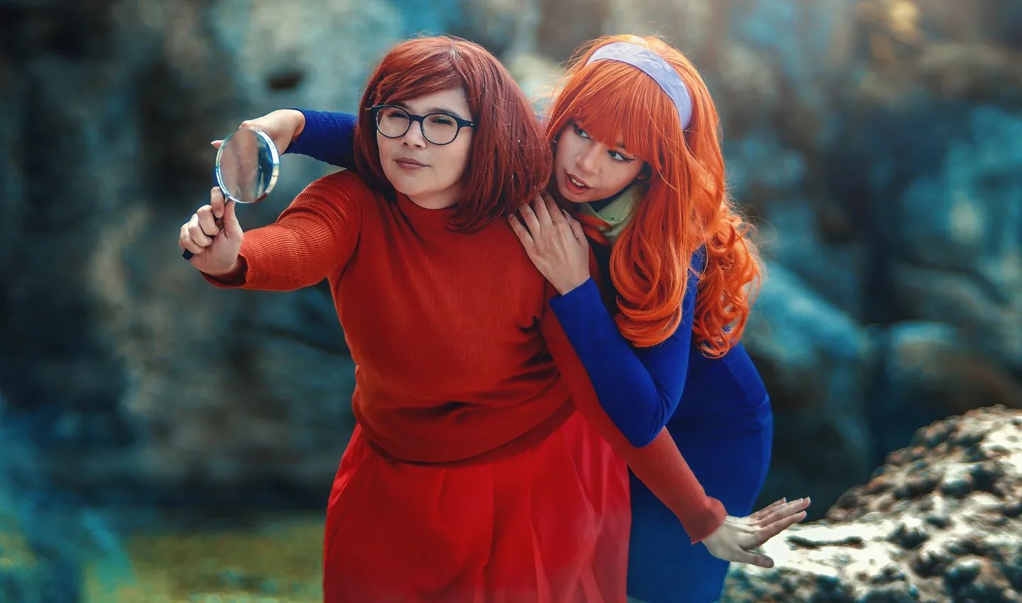 Velma Dinkley, de Scooby-Doo, neste belo cosplay da @trizcosplay