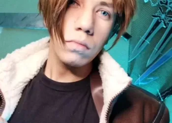 Belo cosplay do Leon, de Resident Evil 4, do Blaze - 05