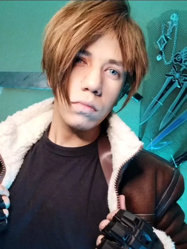 Belo cosplay do Leon, de Resident Evil 4, do Blaze - 05