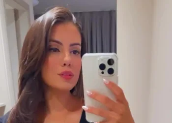 Fernanda BBB capa 13-04