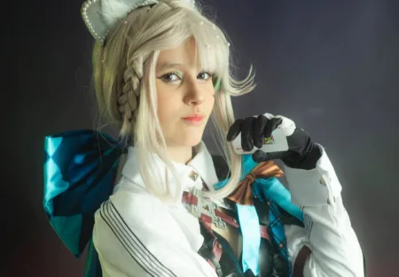 Belo cosplay da Lynette, de Genshin Impact, da Haru - capa