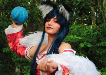 Ahri Cosplay Clássica com Vestido vermelho - League of Legends - LoL - Foto Topo
