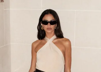 Bruna-Marquezine-capa-30-03 01