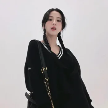 Look-das-Jisoo-do-Blackpink-de-abril-de-2024-Com-saia-capa 01