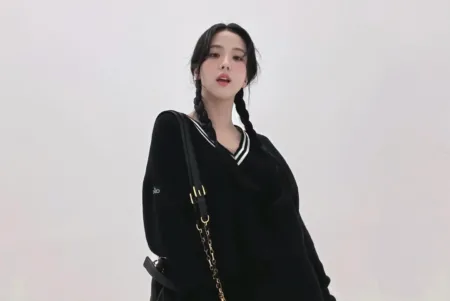 Look-das-Jisoo-do-Blackpink-de-abril-de-2024-Com-saia-capa 01