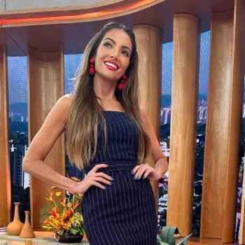 Patricia-Poeta-com-vestido-Capa-abril-2024-0002