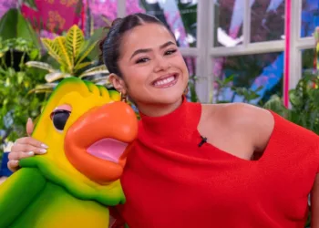 Dama-de-Vermelho-Maisa-Silva-usa-belo-look-no-programa-da-Ana-Maria-Braga-capa 01