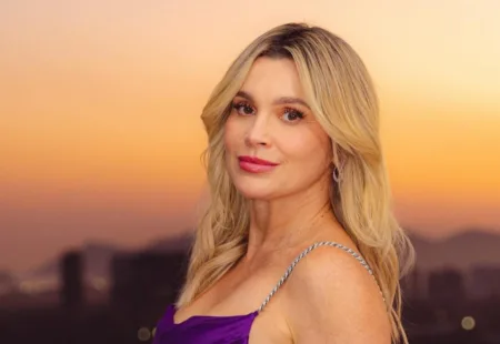 Flávia Alessandra comemora a chegada do inverno com belo vestido - capa