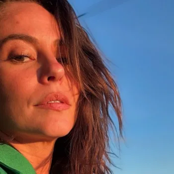 Paolla Oliveira em Açores, Portugal - capa