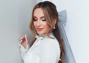 Claudia Leitte divulga fotos e detalhes de seu lindo vestido usado na renovação de votos Claudia Leitte divulga fotos e detalhes de seu lindo vestido usado na renovação de votos - capa
