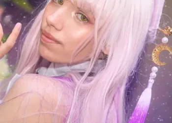 O belo cosplay da Fu Xuan, de Honkai Star Rail, da Linnah O belo cosplay da Fu Xuan, de Honkai Star Rail, da Linnah - capa stories