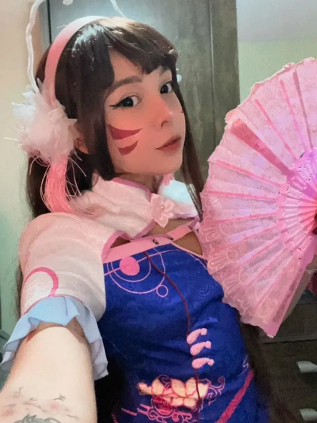 D.VA Cheongsam, de Overwatch 2, neste lindo cosplay da Priscila
