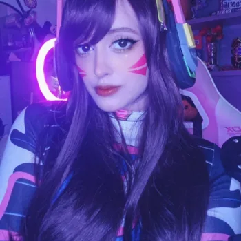 D.VA, de Overwatch 2, neste belo cosplay da Bibi D.VA Cosplay, de Overwatch 2 - Bibi capa
