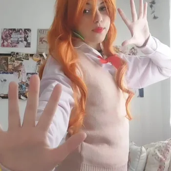 Nami com a roupa da Momo - One Piece e Dandadan Cosplay - capa