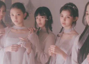 Fortnite pode ter collab com o grupo de k-pop NewJeans em janeiro; segundo leaker NewJeans capa 05-11