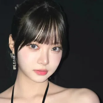 Hong-Eun-chae-do-Le-Sserafim-atualiza-o-Instagram-com-belo-look-com-vestido-capa 01