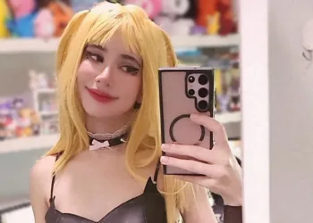 Veja o belo cosplay da Misa Amane, de Death Note, da cosplayer brasileira araeneI Veja o belo cosplay da Misa Amane, de Death Note, da araeneI capa