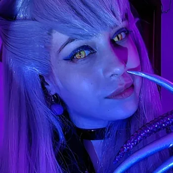 Belo cosplay da Evelynn KDA, de League of Legends, da Star md9 - capa stories