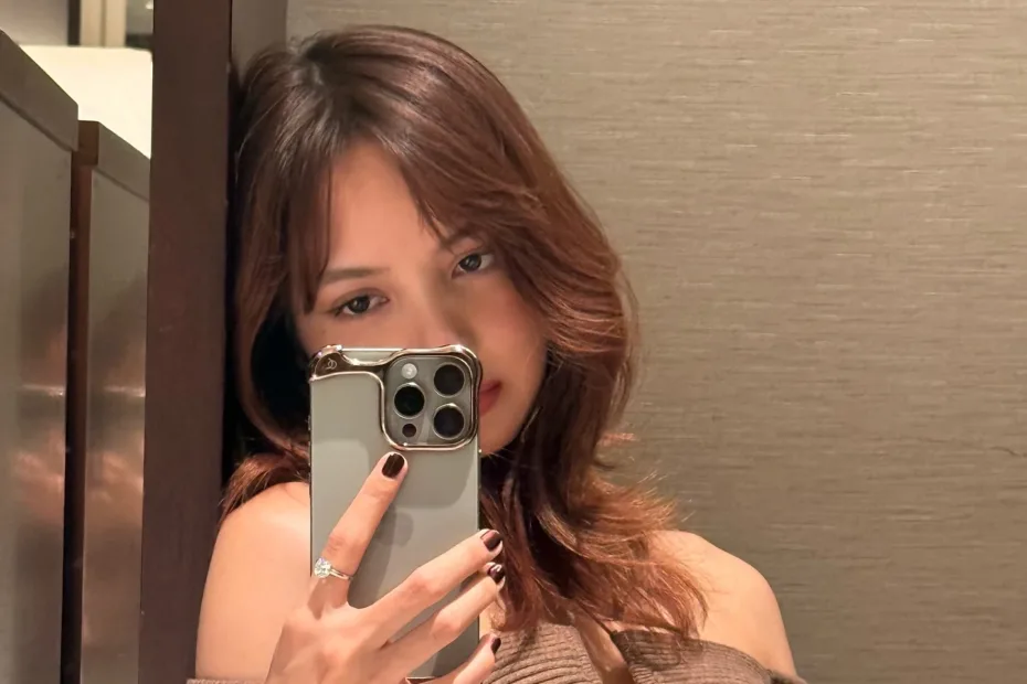 Lisa, do Blackpink - Selfie 2025 - 001