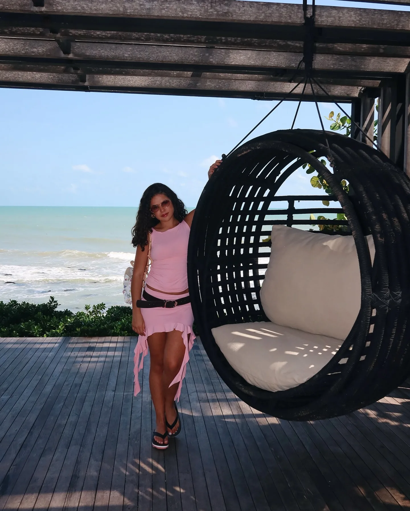 Maisa Silva com look rosa com minissaia - Fevereiro de 2025 - 003